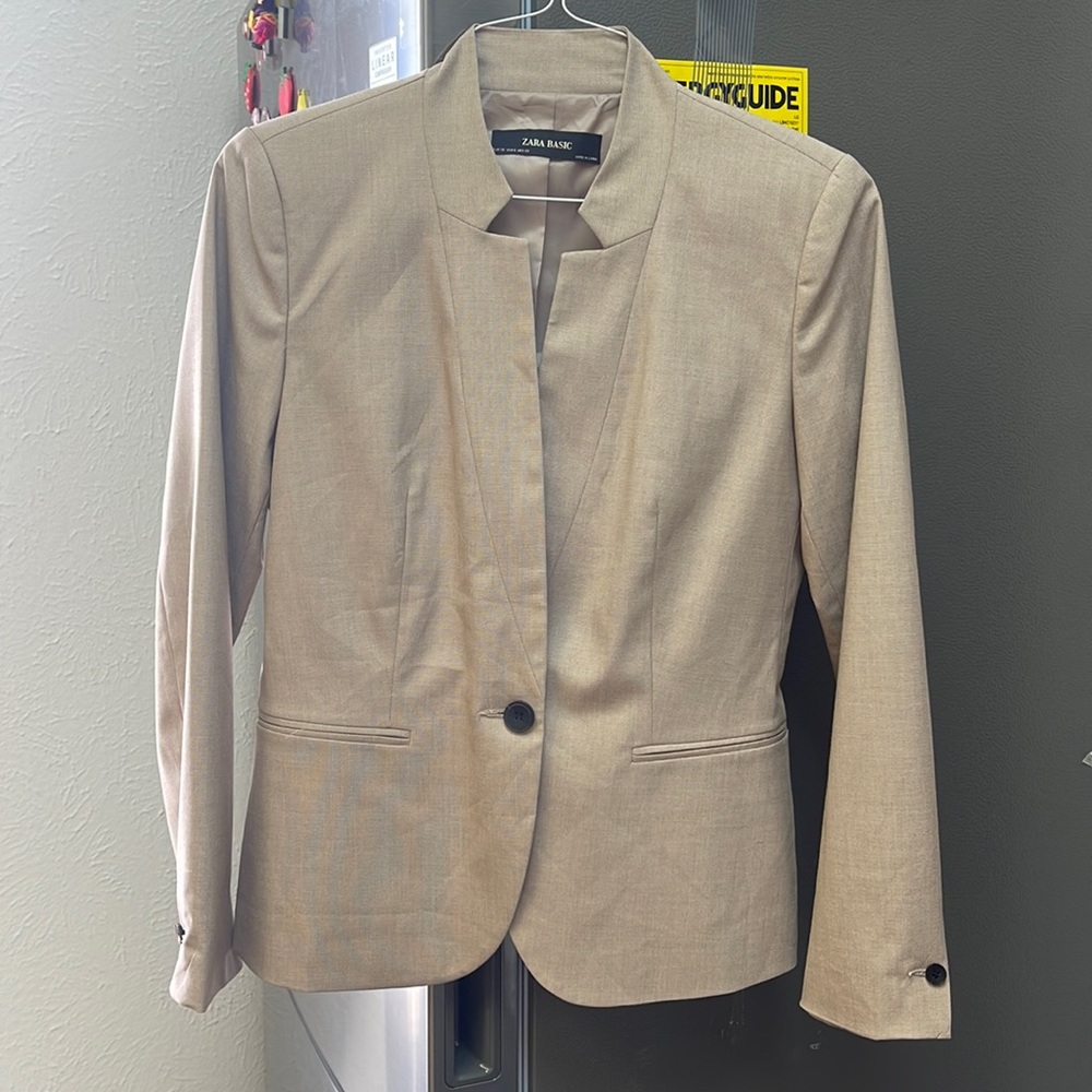 Zara beige blazer
